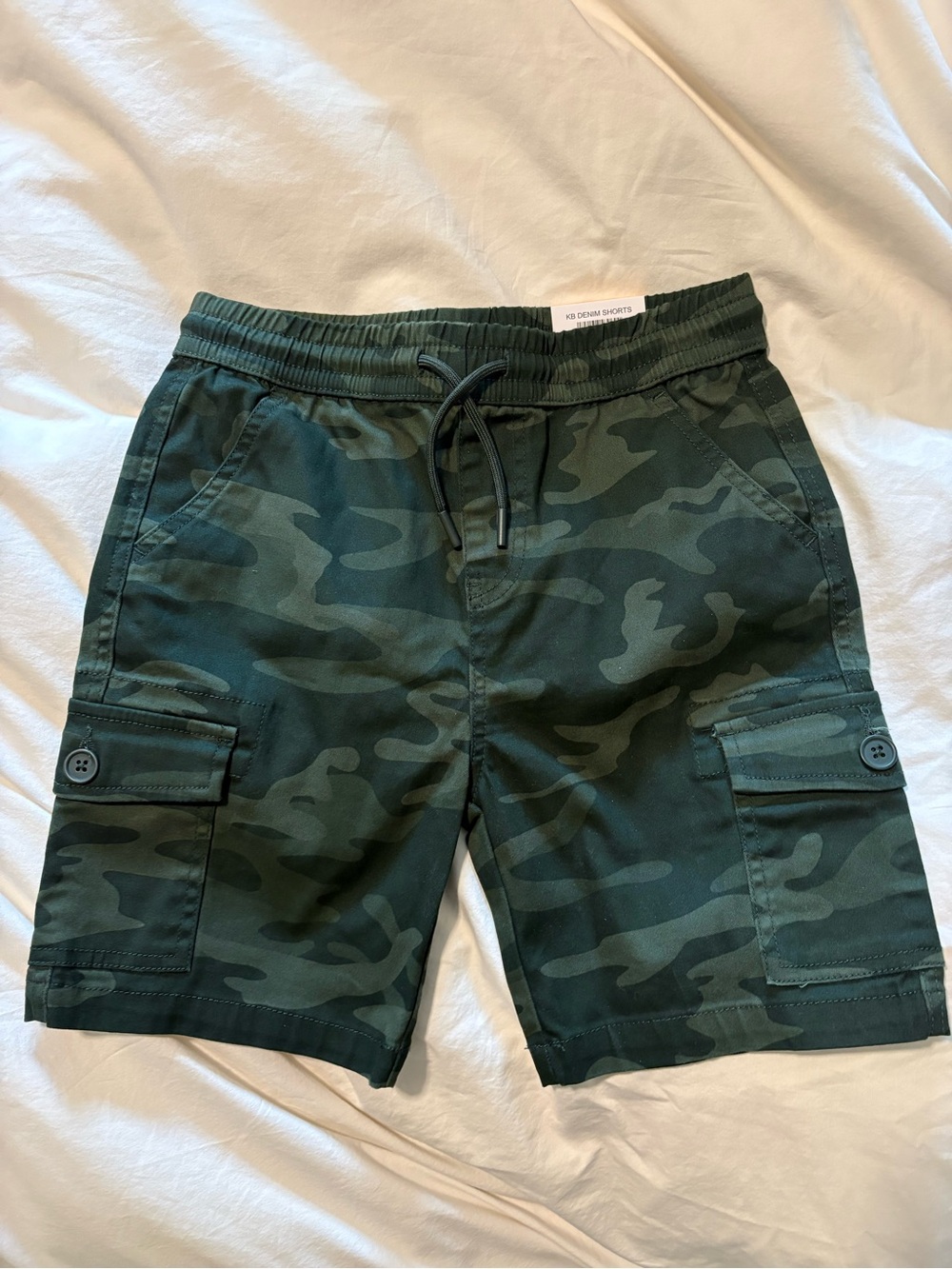 Epic Threads Dark Green Camo Cargo Shorts, NWT Size 7/8